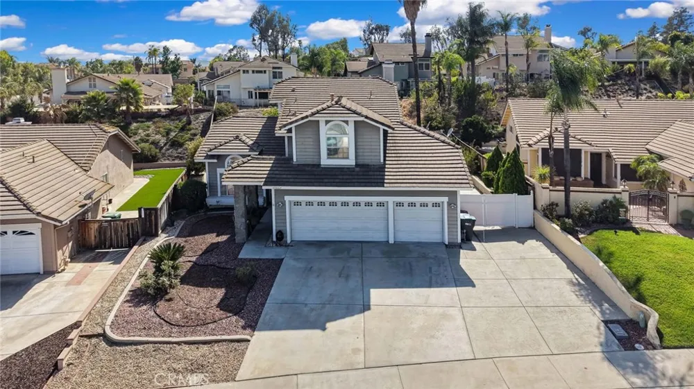 39607 Via Dominique Murrieta, CA 92563