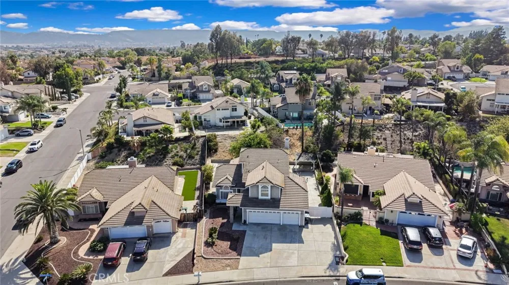 39607 Via Dominique Murrieta, CA 92563