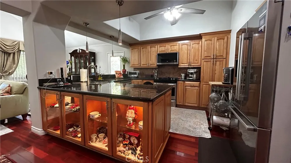25845 Espinoza Drive Valencia, CA 91355