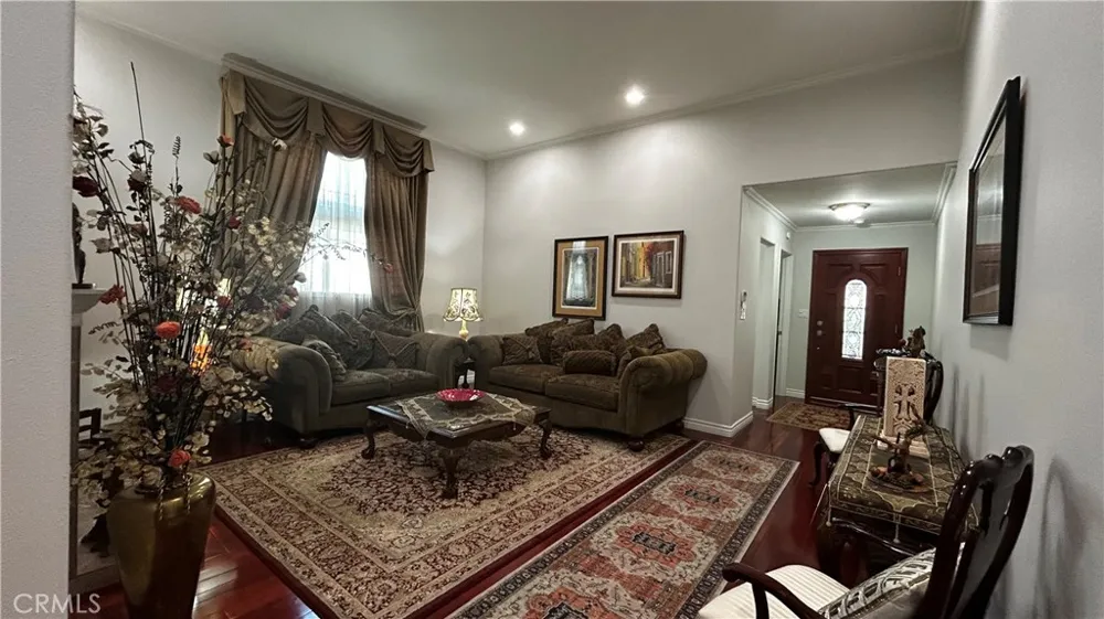 25845 Espinoza Drive Valencia, CA 91355