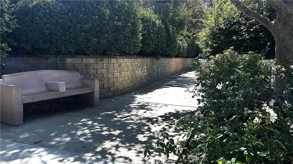 25845 Espinoza Drive Valencia, CA 91355