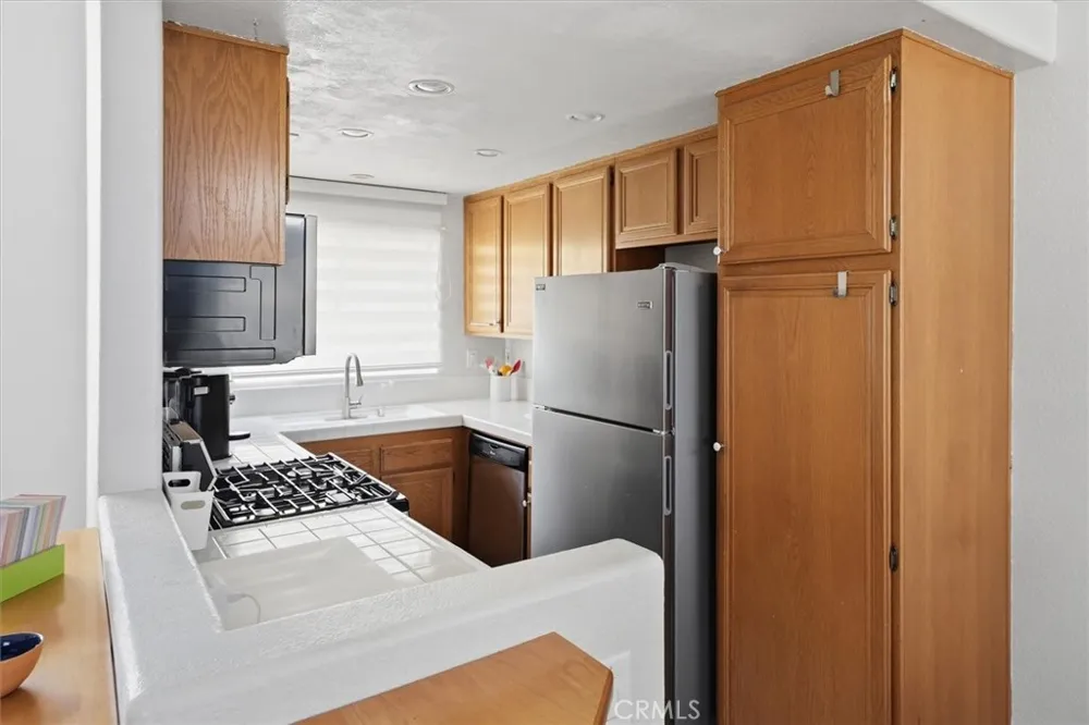 18832 Vista Del Canon #G Newhall, CA 91321