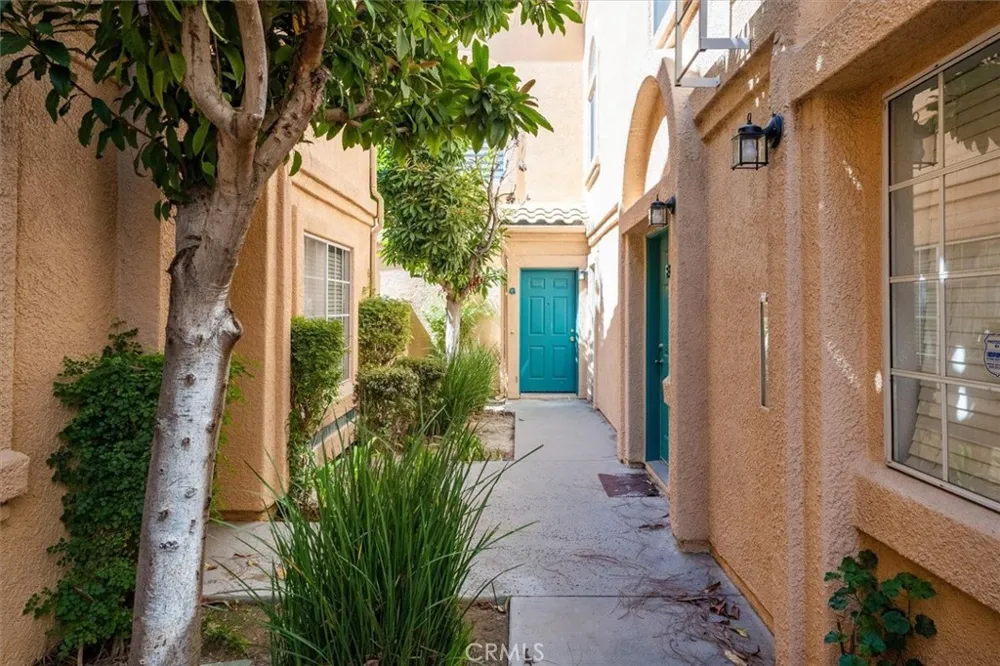 18832 Vista Del Canon #G Newhall, CA 91321
