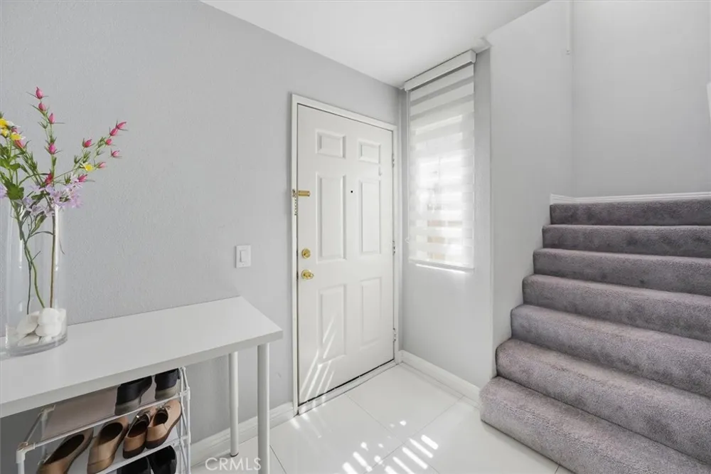 18832 Vista Del Canon #G Newhall, CA 91321