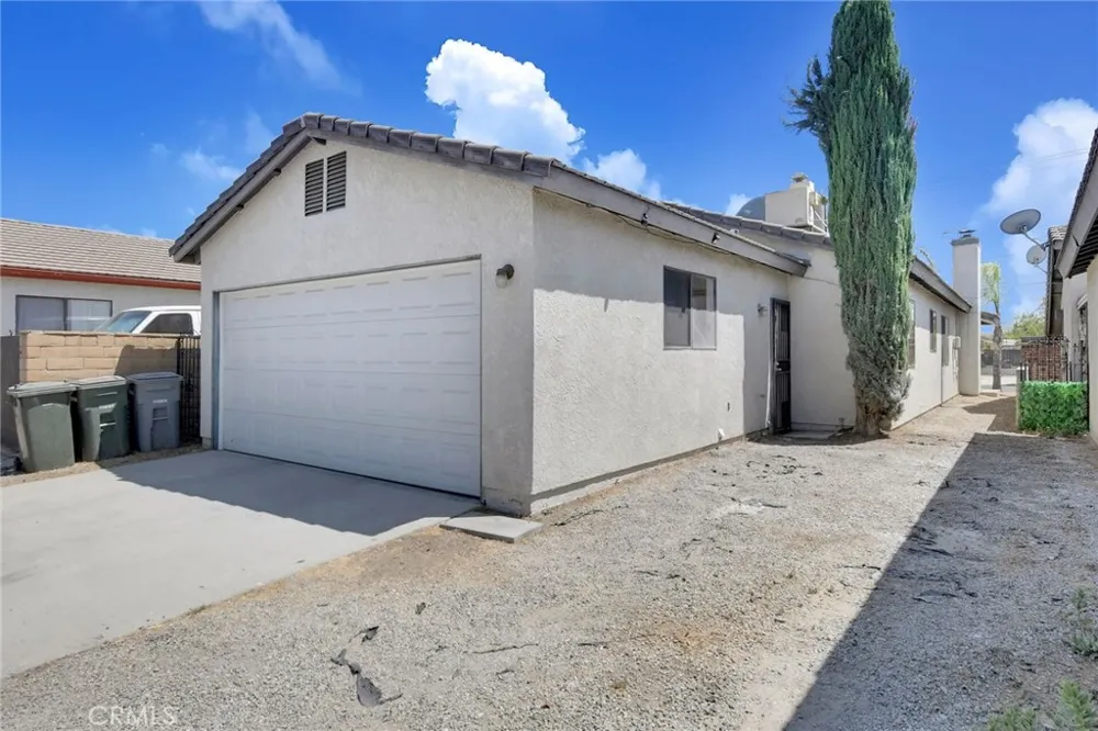 3102 W Devonshire Avenue Hemet, CA 92545