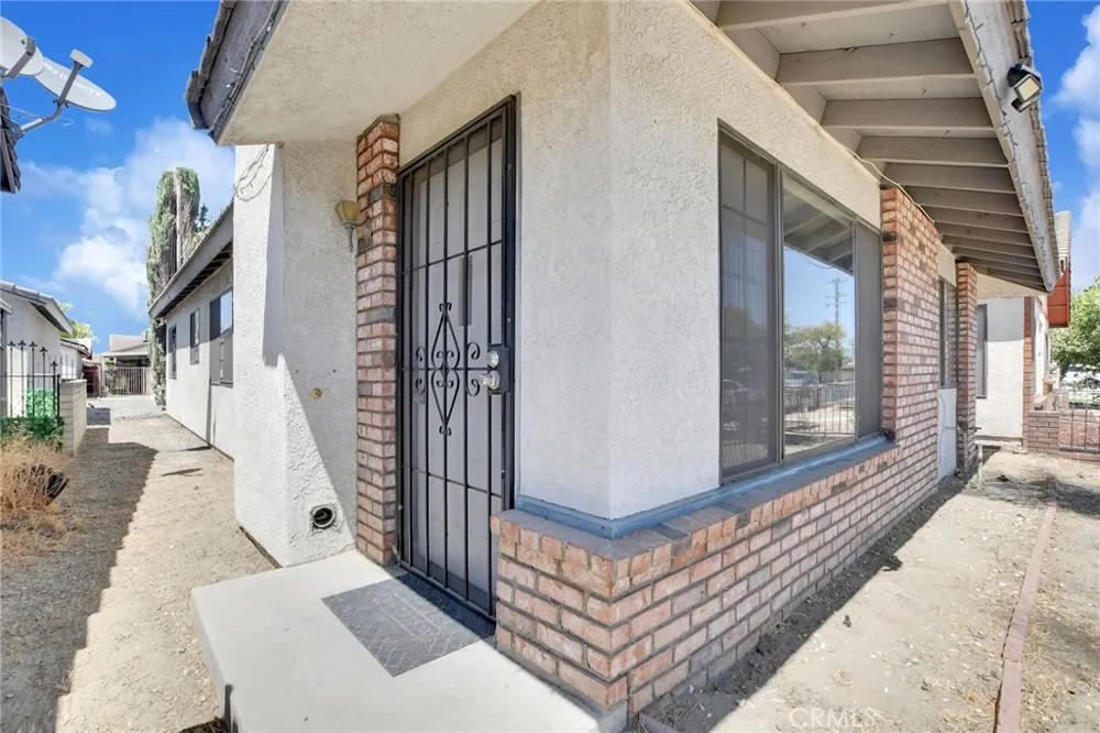3102 W Devonshire Avenue Hemet, CA 92545