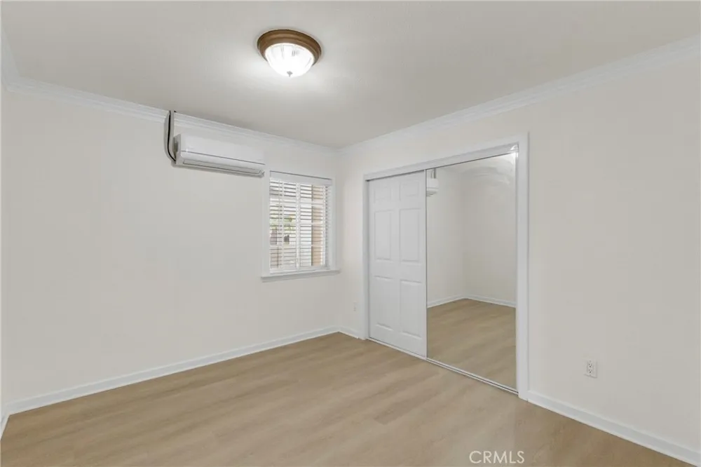 8012 Hesperia Reseda, CA 91335