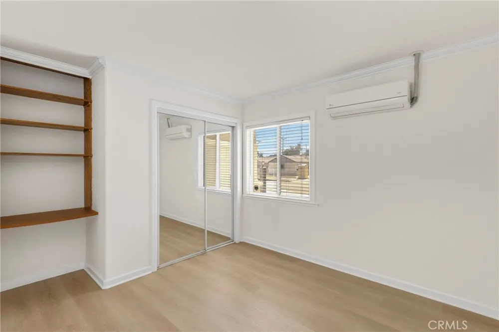8012 Hesperia Reseda, CA 91335