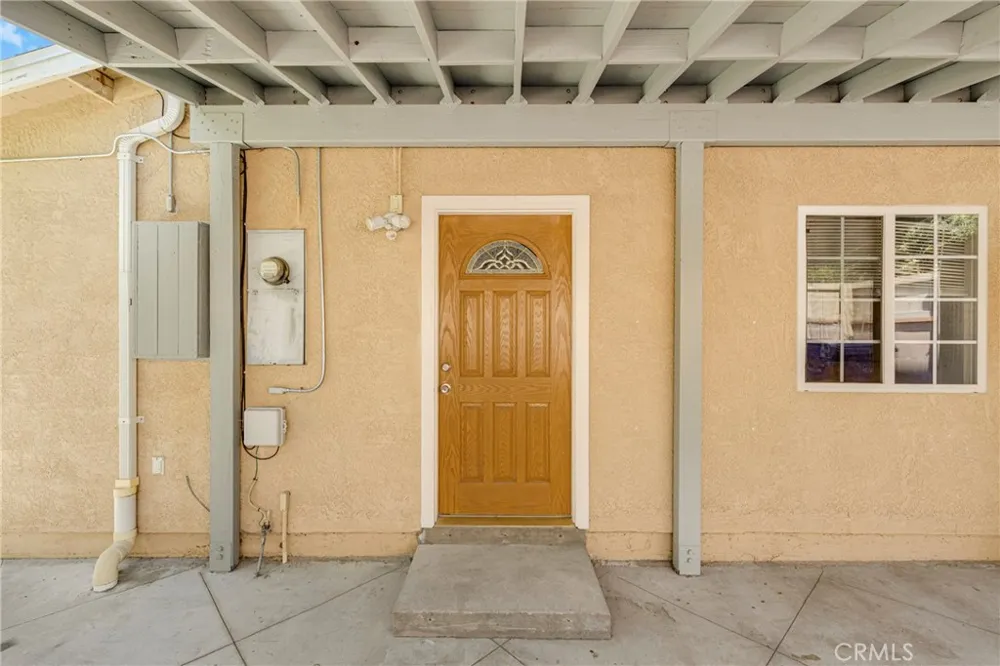 8012 Hesperia Reseda, CA 91335