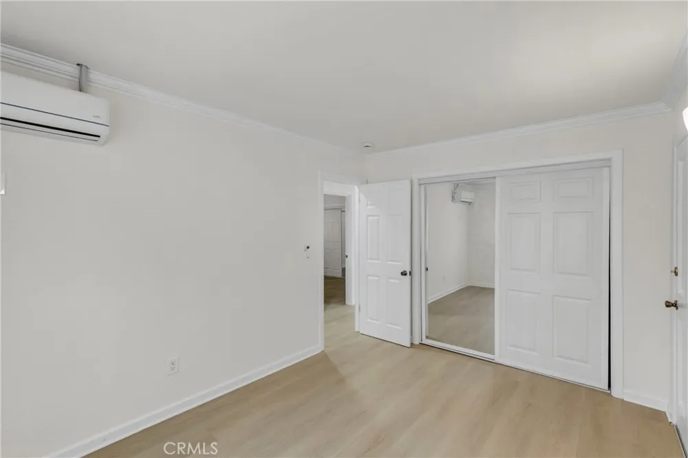 8012 Hesperia Reseda, CA 91335