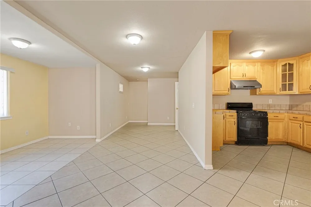 8012 Hesperia Reseda, CA 91335