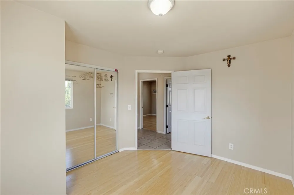 8012 Hesperia Reseda, CA 91335
