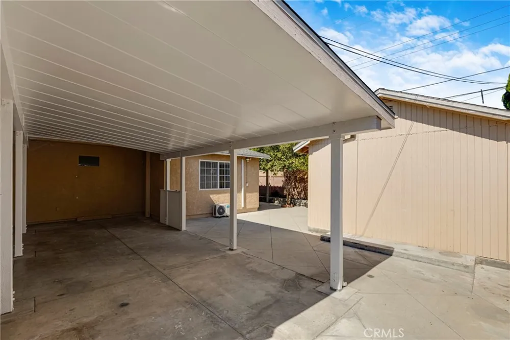 8012 Hesperia Reseda, CA 91335