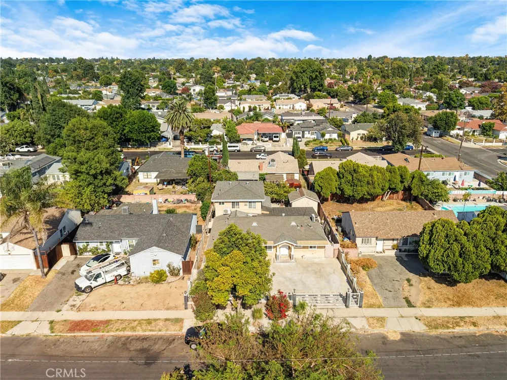 8012 Hesperia Reseda, CA 91335