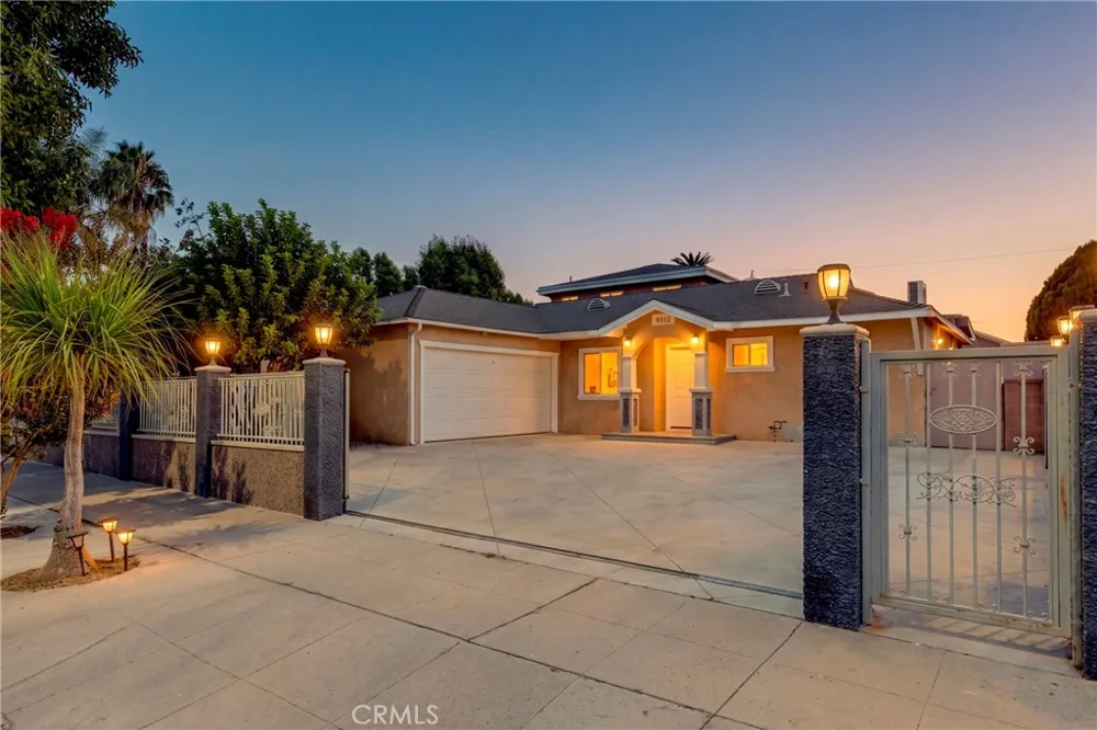 8012 Hesperia Reseda, CA 91335