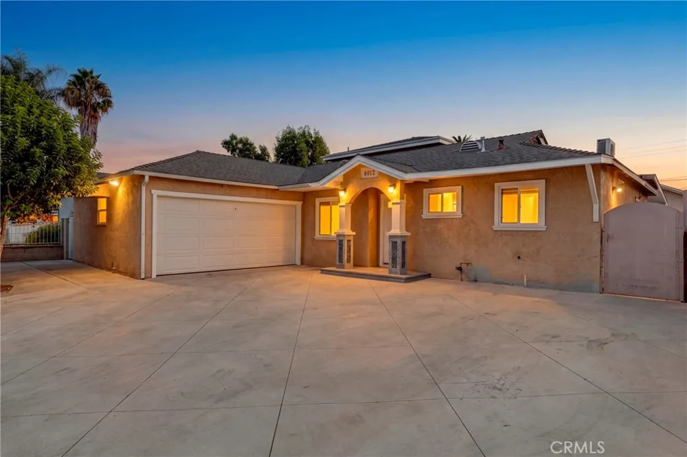 8012 Hesperia Reseda, CA 91335