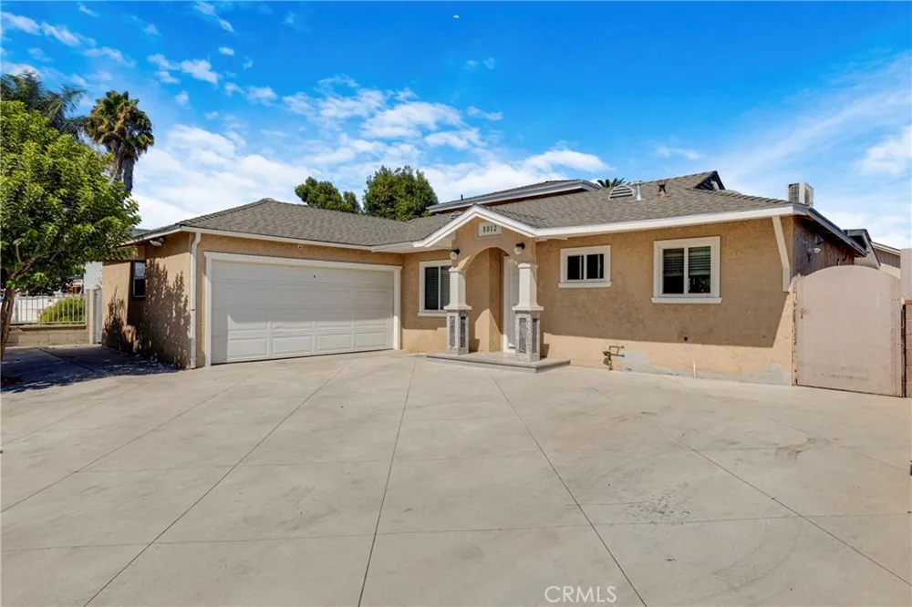 8012 Hesperia Reseda, CA 91335
