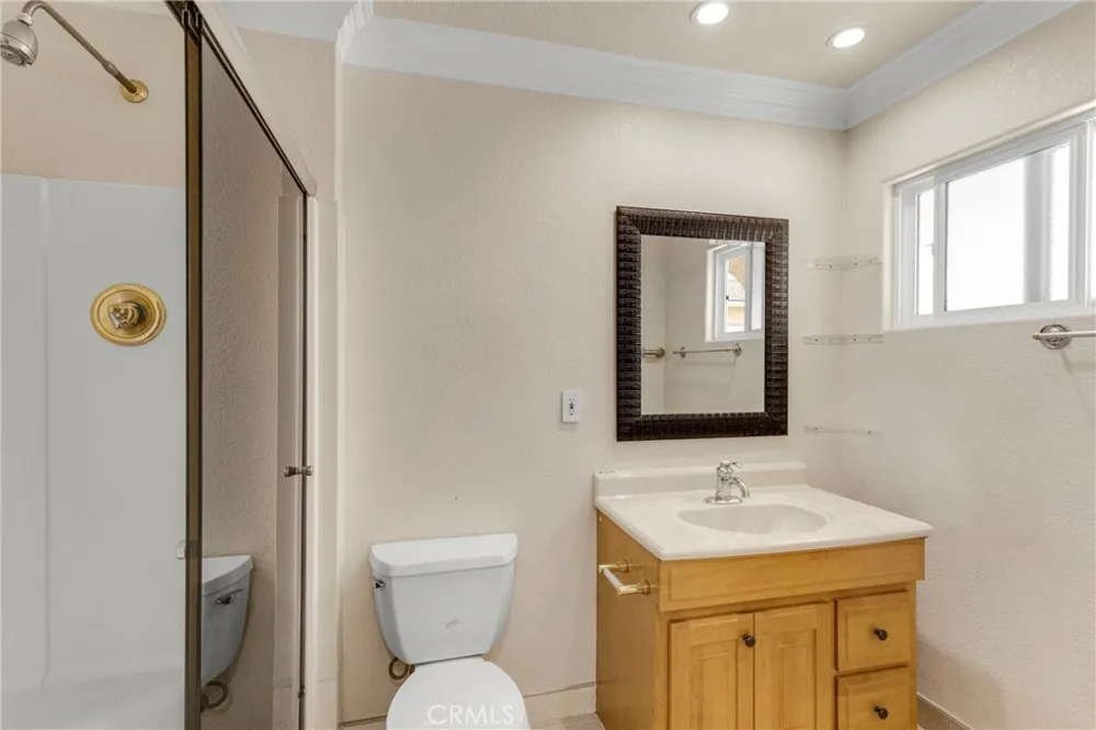 8012 Hesperia Reseda, CA 91335