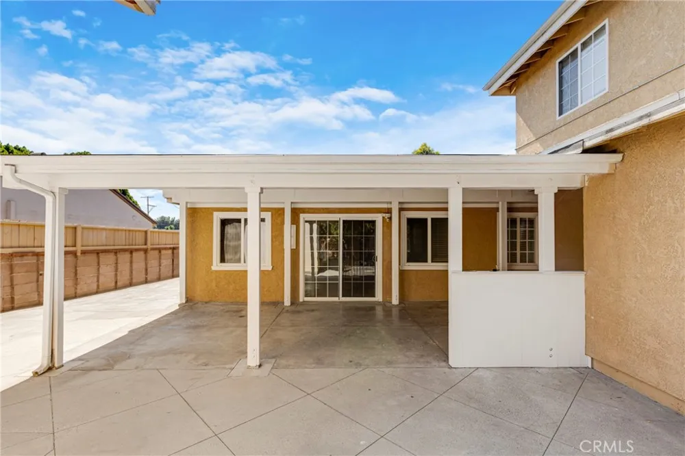 8012 Hesperia Reseda, CA 91335