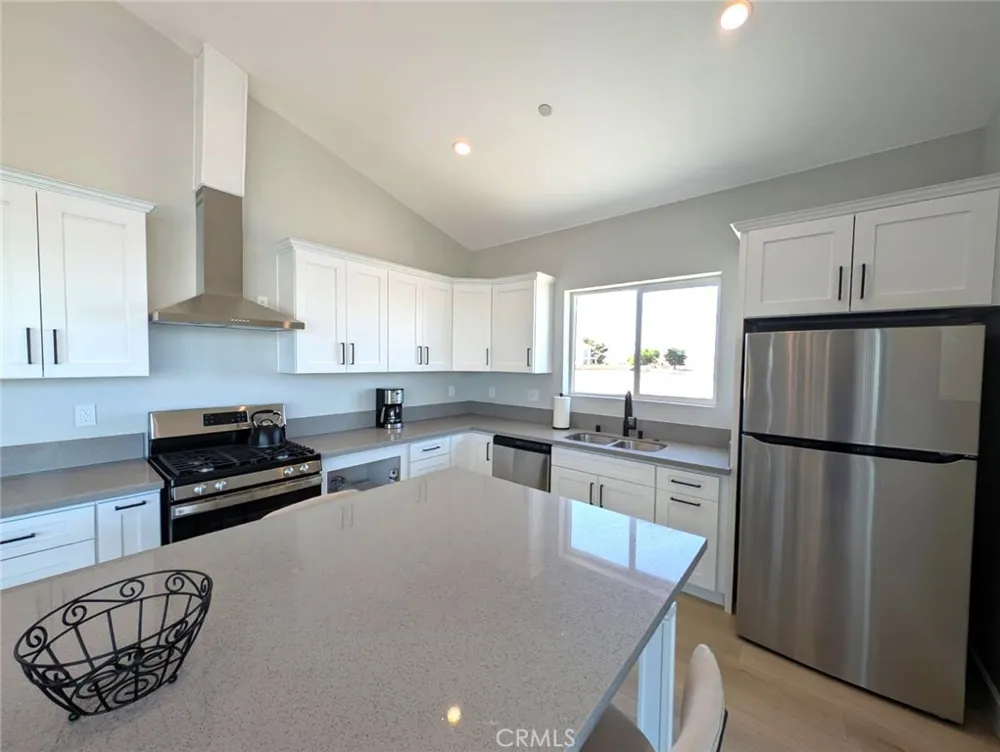 27026 Reef Lane Helendale, CA 92342