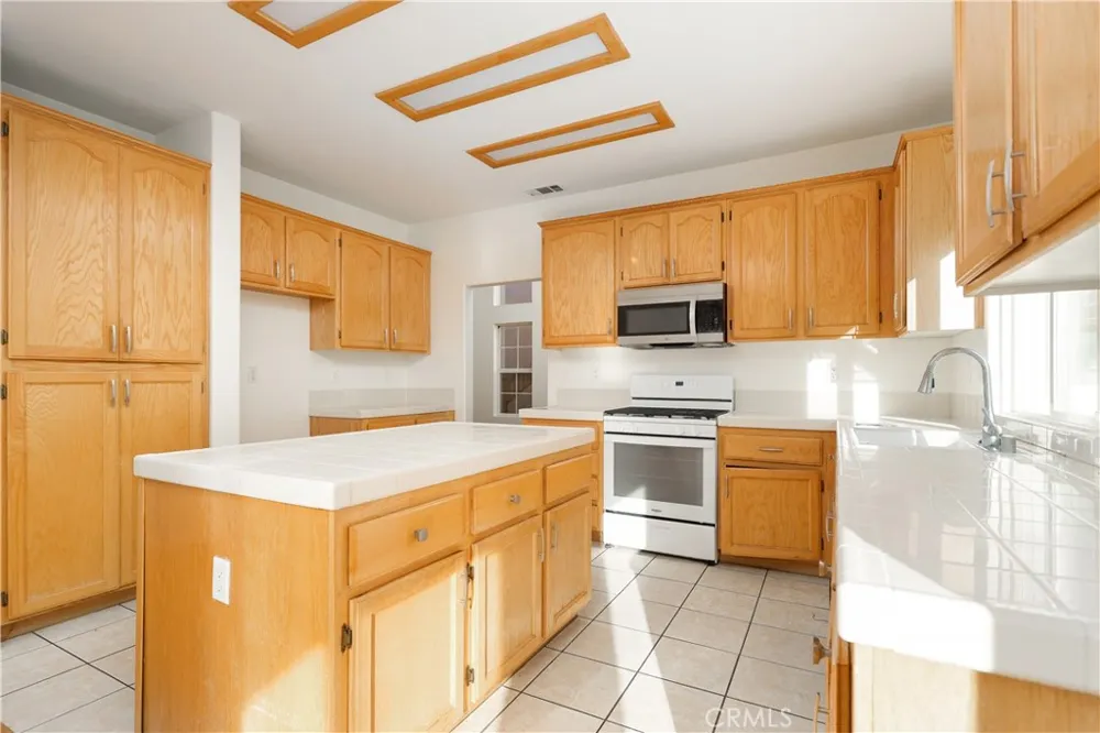 4156 Sungate Drive Palmdale, CA 93551