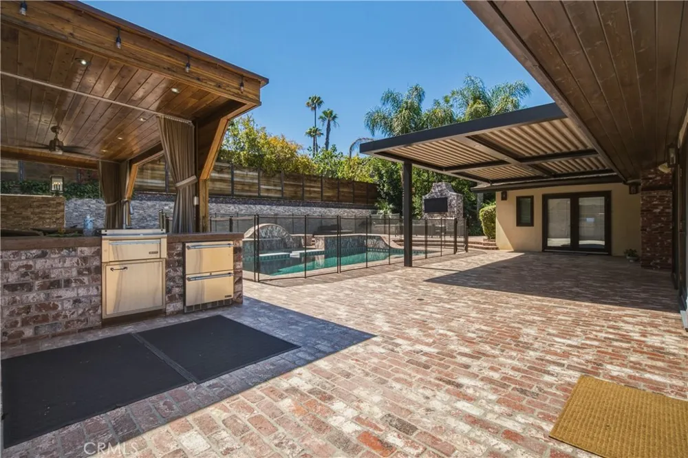 3184 Dona Sarita Place Studio City, CA 91604