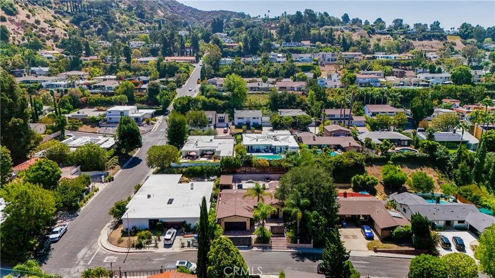 3184 Dona Sarita Place Studio City, CA 91604