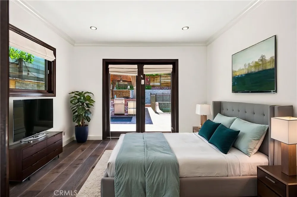 3184 Dona Sarita Place Studio City, CA 91604