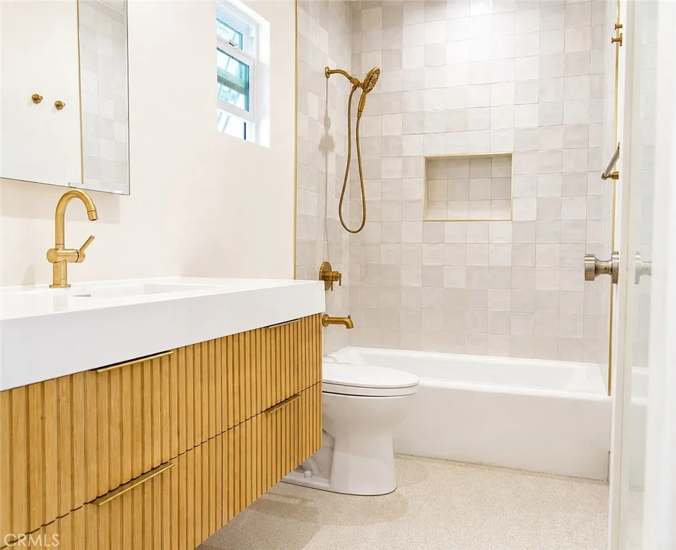 3647 Brunswick Atwater Village, CA 90039
