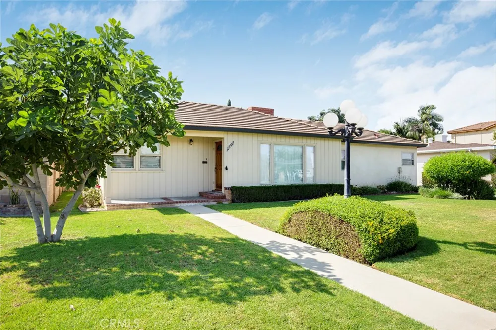 10439 Haledon Downey, CA 90241
