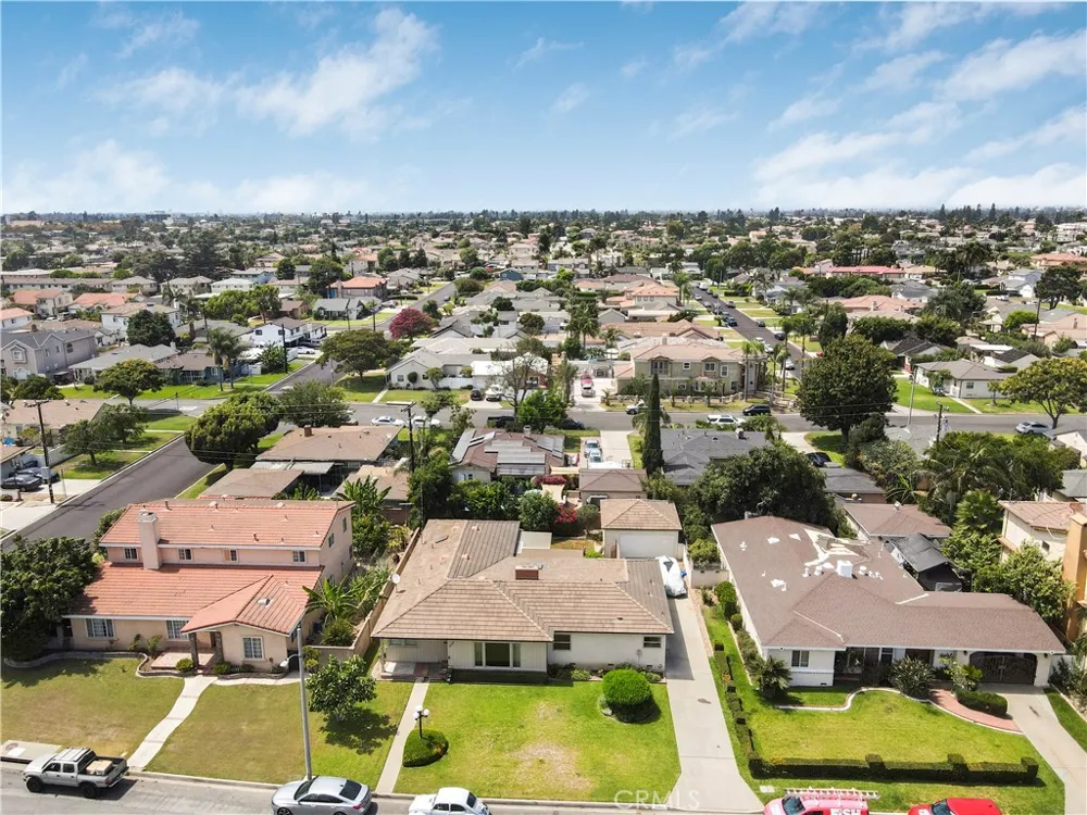 10439 Haledon Downey, CA 90241