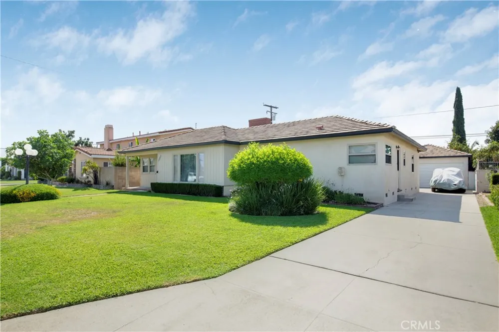 10439 Haledon Downey, CA 90241