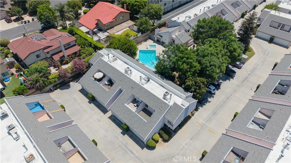 21333 Lassen #7B Chatsworth, CA 91311