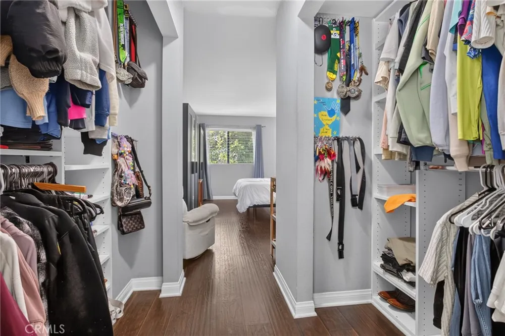 21333 Lassen #7B Chatsworth, CA 91311