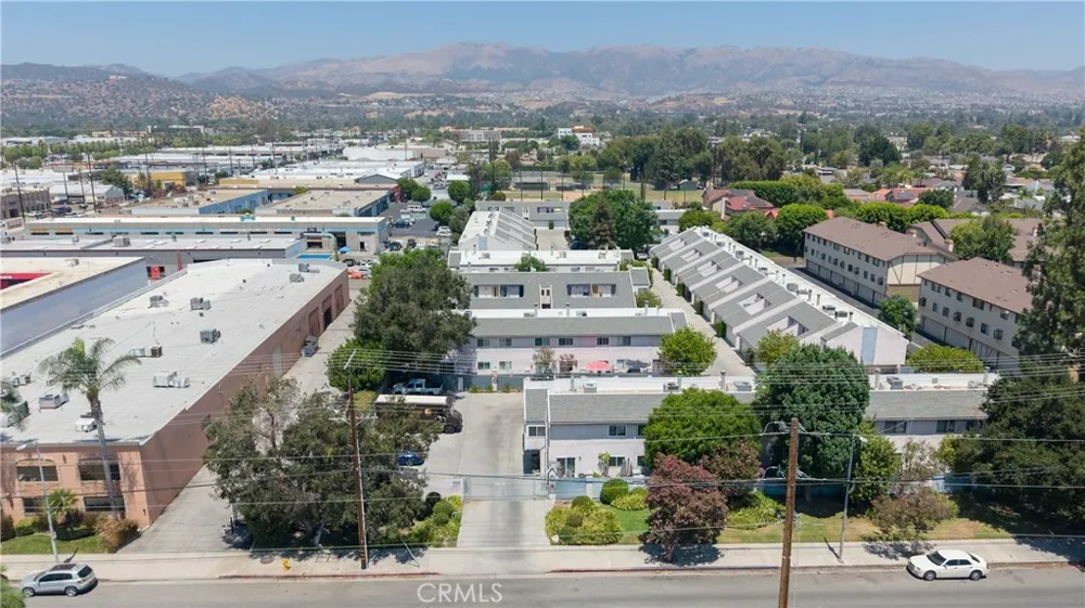 21333 Lassen #7B Chatsworth, CA 91311