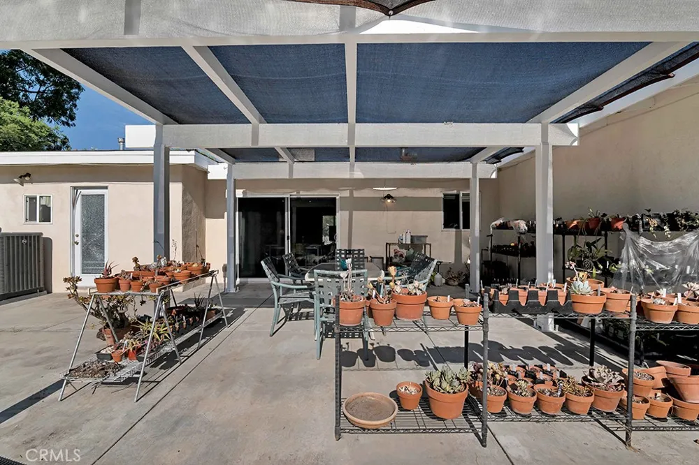 10037 Louise Northridge, CA 91325