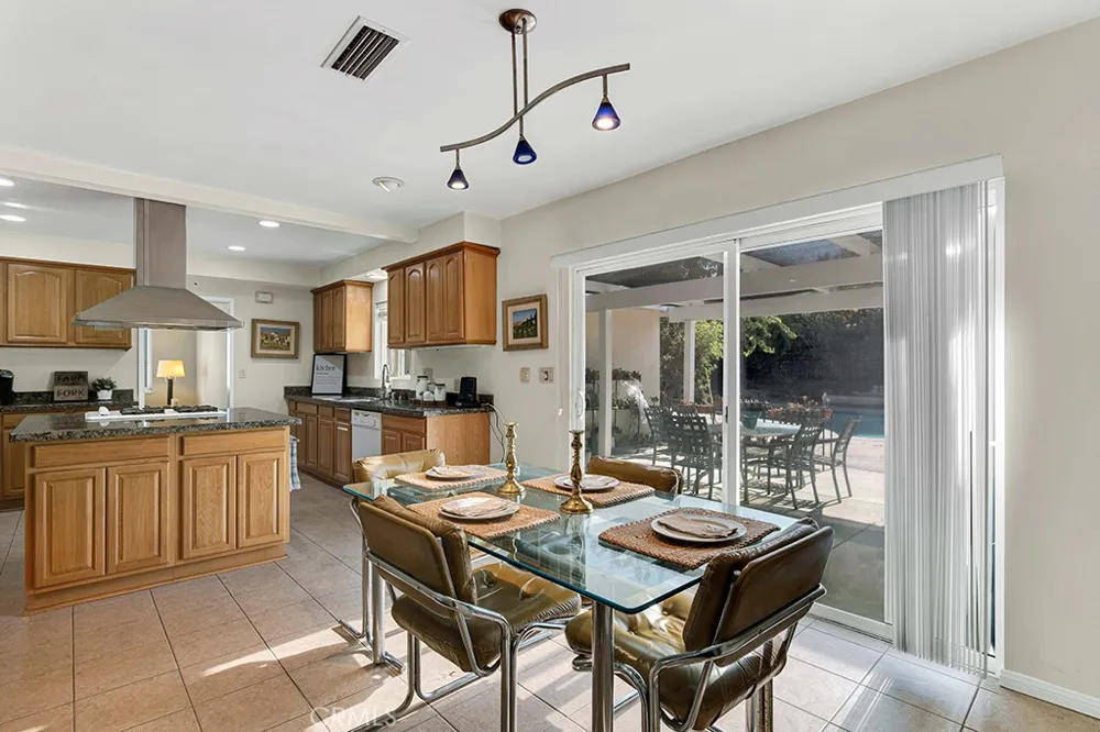 10037 Louise Northridge, CA 91325