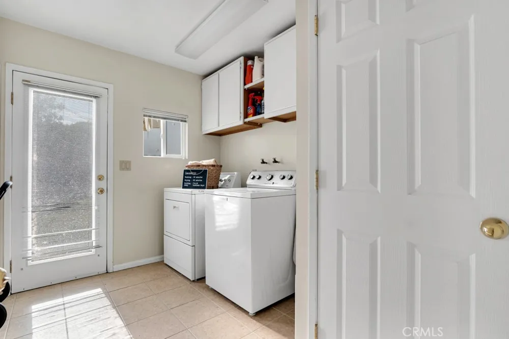 10037 Louise Northridge, CA 91325