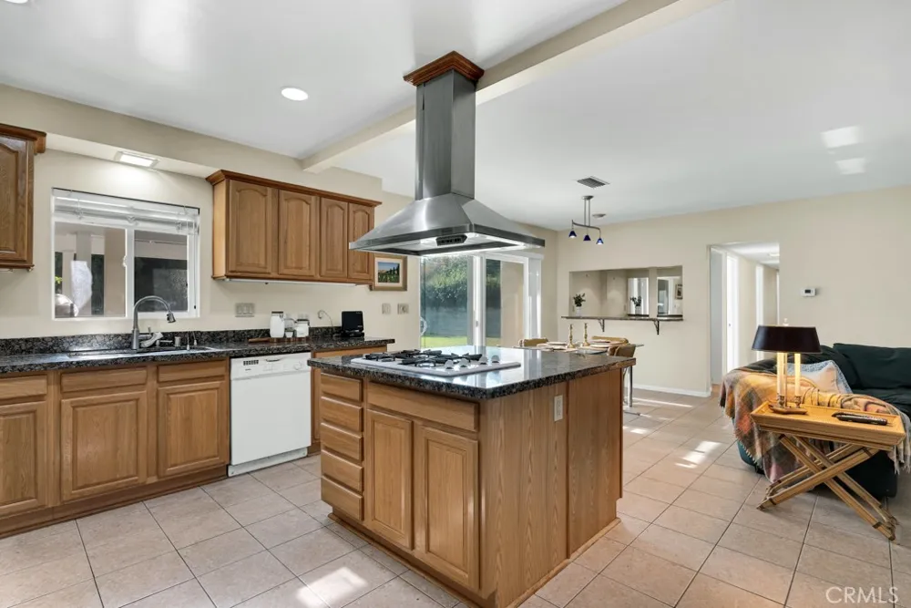 10037 Louise Northridge, CA 91325