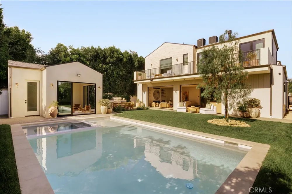 4521 Mary Ellen Avenue Sherman Oaks, CA 91423