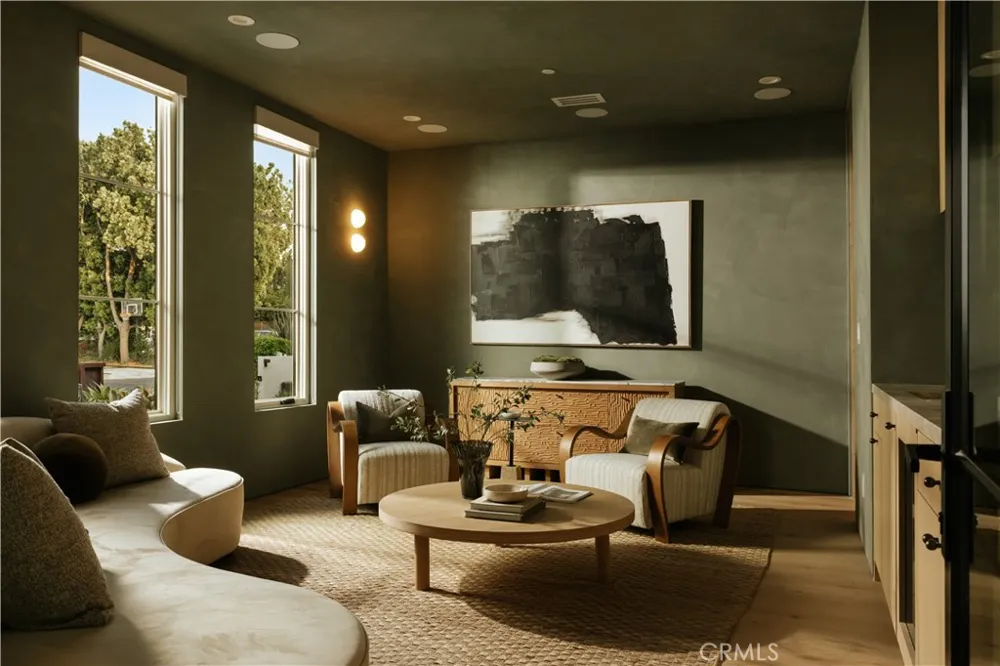4521 Mary Ellen Avenue Sherman Oaks, CA 91423
