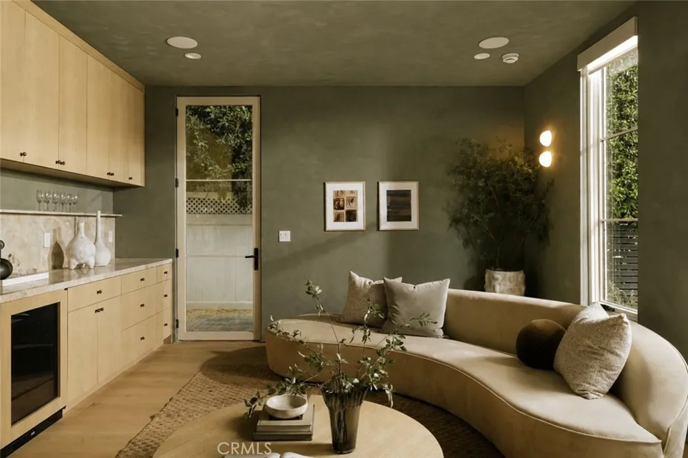 4521 Mary Ellen Avenue Sherman Oaks, CA 91423