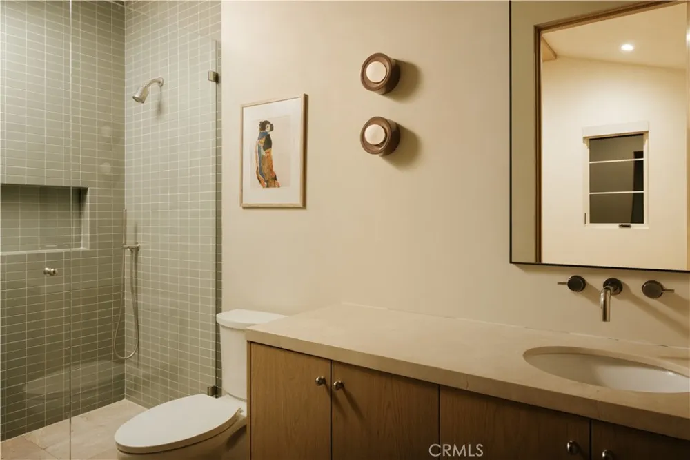 4521 Mary Ellen Avenue Sherman Oaks, CA 91423