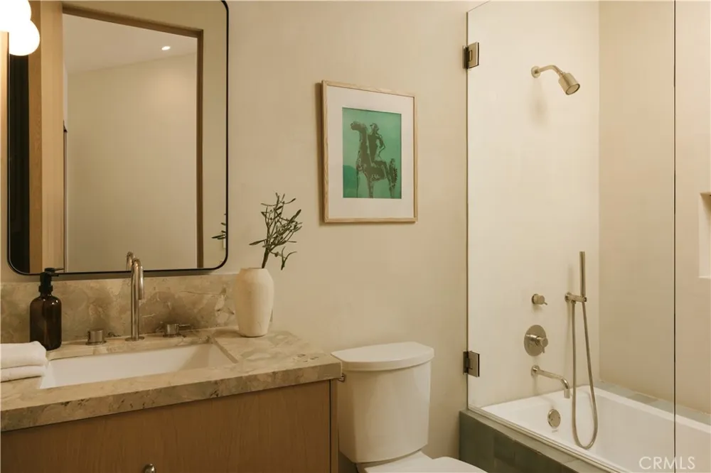 4521 Mary Ellen Avenue Sherman Oaks, CA 91423