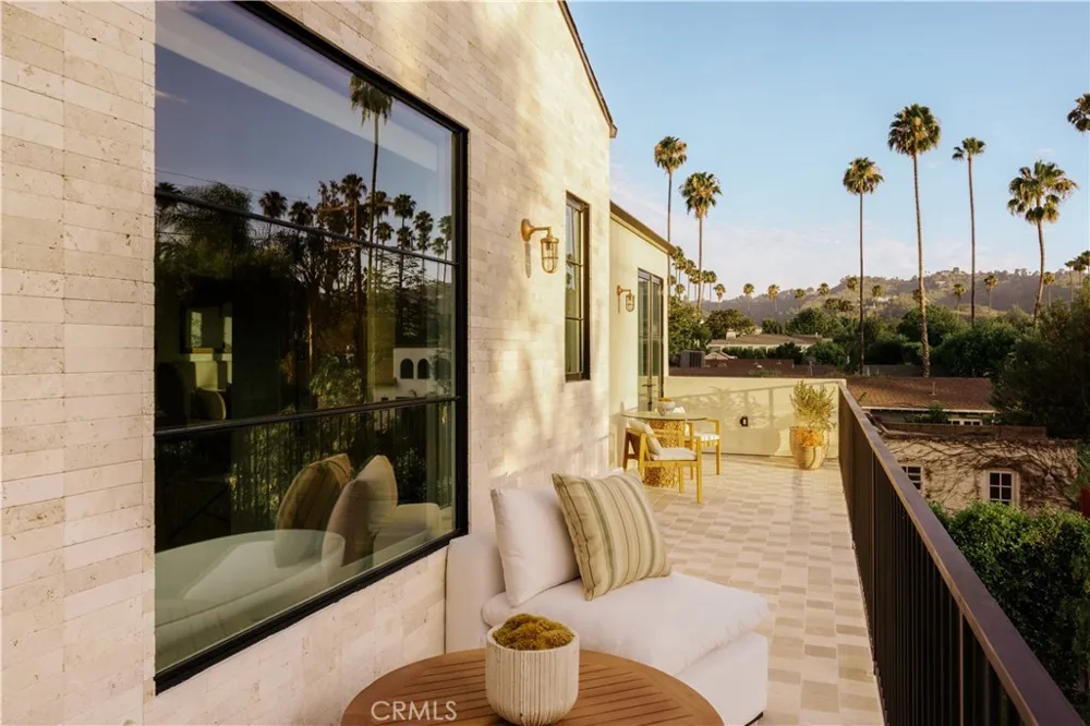4521 Mary Ellen Avenue Sherman Oaks, CA 91423