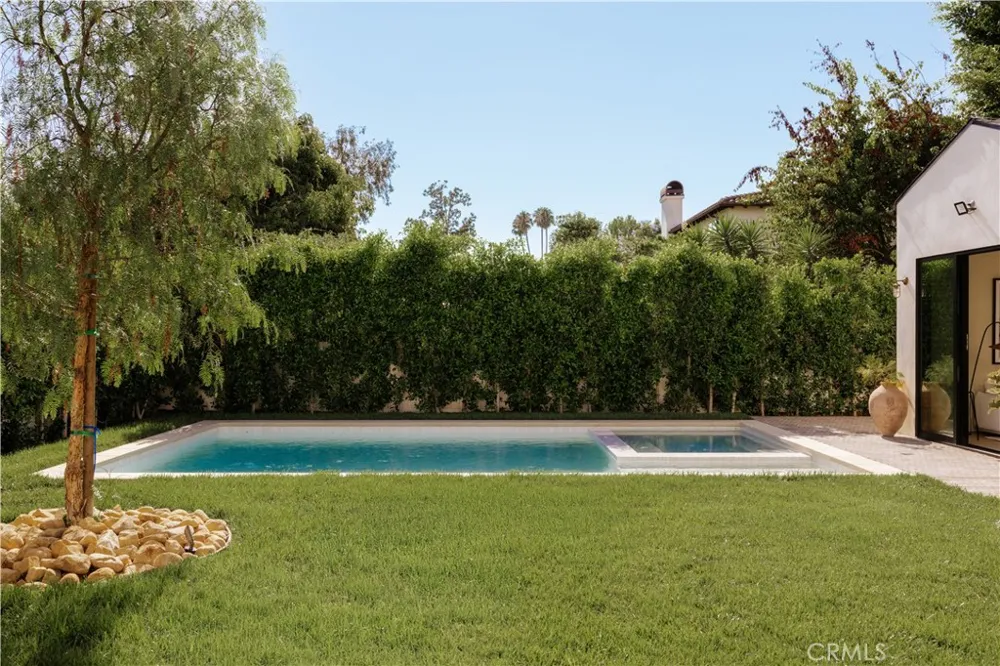 4521 Mary Ellen Avenue Sherman Oaks, CA 91423