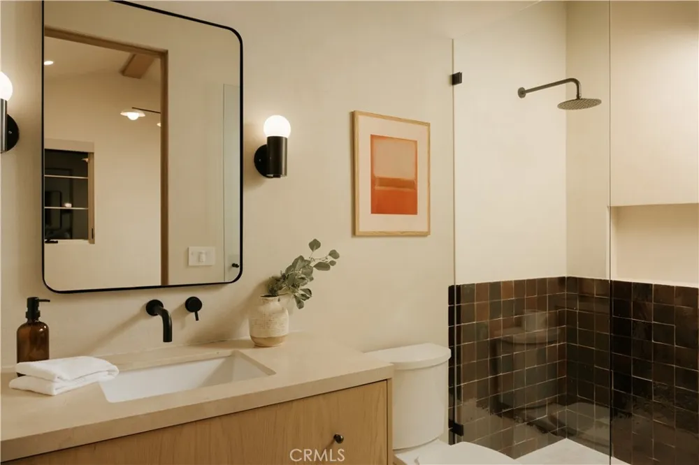 4521 Mary Ellen Avenue Sherman Oaks, CA 91423