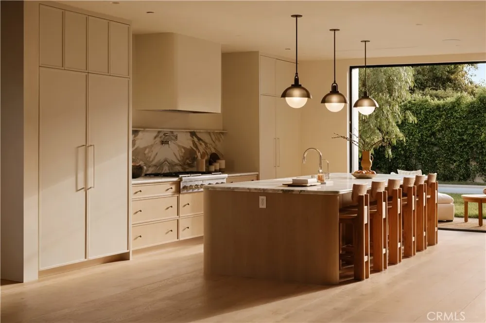4521 Mary Ellen Avenue Sherman Oaks, CA 91423