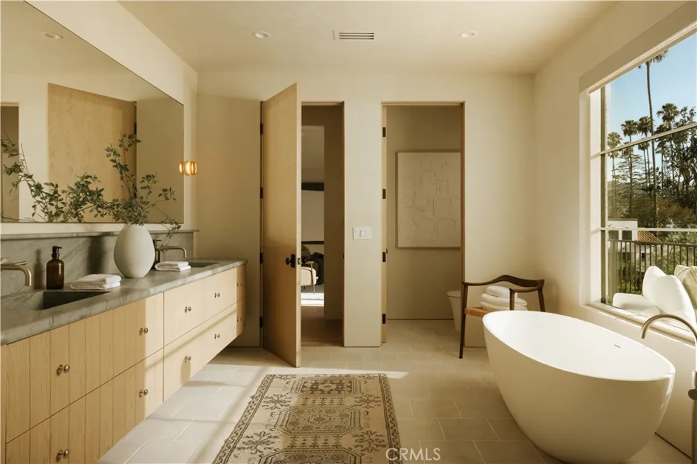 4521 Mary Ellen Avenue Sherman Oaks, CA 91423