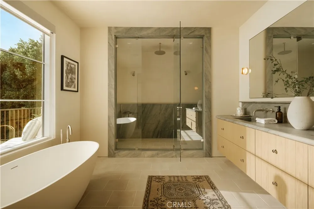 4521 Mary Ellen Avenue Sherman Oaks, CA 91423